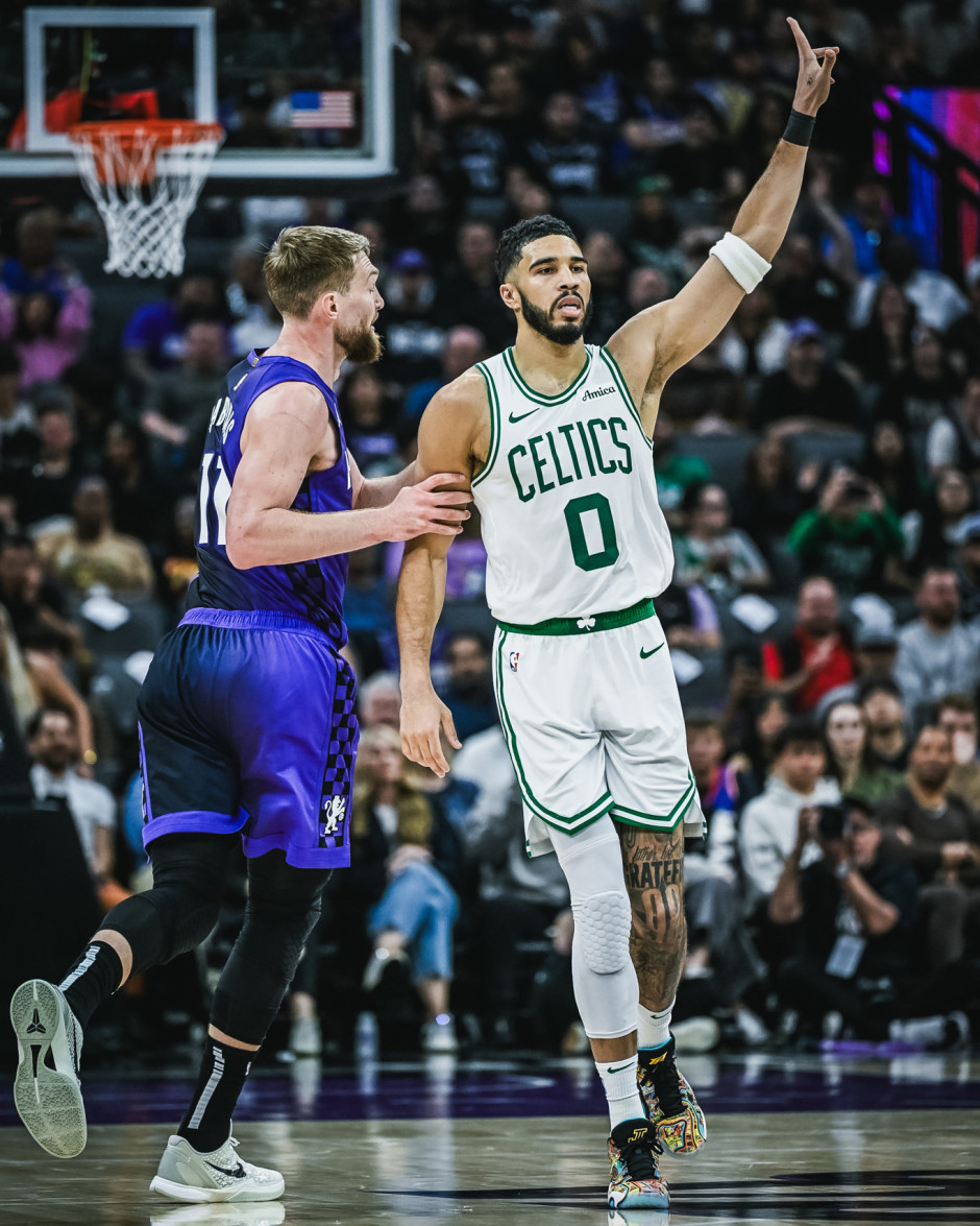 关于转折点!波士顿凯尔特人再遭质疑,NBA季后赛赛后攻防权衡,压力陡增,阵容厚度经受考验的信息 关于转折点!波士顿凯尔特人再遭质疑,NBA季后赛赛后攻防权衡,压力陡增,阵容厚度经受考验的信息